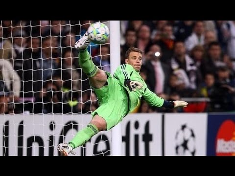 Top 30 ● Best Goalkeepers Saves Ever ●  Legendary Saves HD