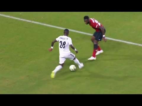 Vinicius Jr Crazy Skills & Technique • Real Madrid 2018/2019