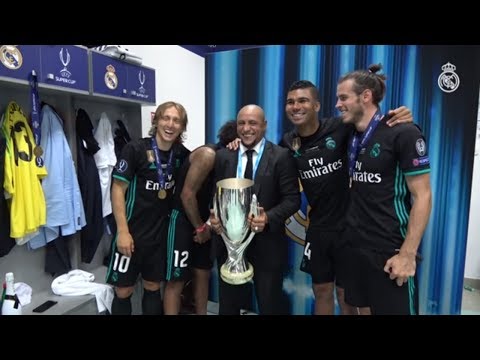 REAL MADRID celebrate UEFA Super Cup win in the dressing room!