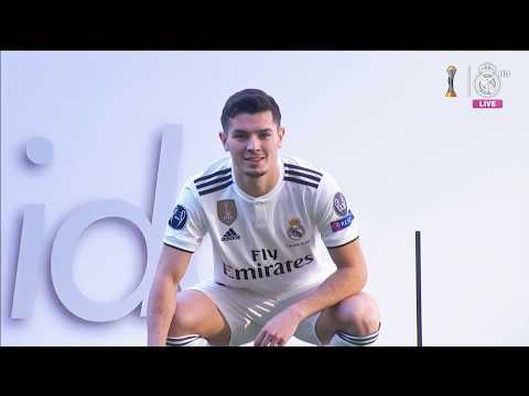 Brahim Díaz takes to the Bernabéu pitch for the FIRST TIME as a Real Madrid player!