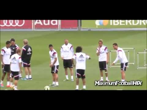 Cristiano Ronaldo is reconciled with James Rodríguez   Training 2014 Real Madrid CF  Soccer Moments