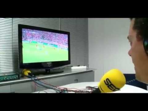 Roncero celebrando los goles del Real Madrid- Bayern Munich