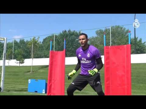 Watch Keylor Navas continue his recovery from up close!